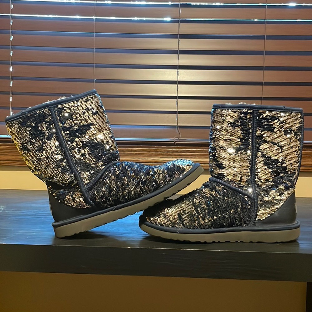 Women’s Reversible Sequin Uggs